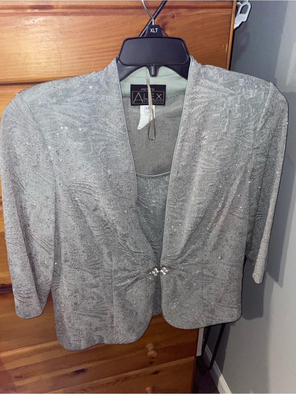 Alex Evenings Silver Sparkle Open-Front Blazer with Decorative Clasp/Undershirt
